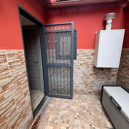 Semesterbostad Mary House *