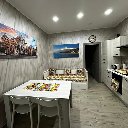 Semesterbostad Mary House *